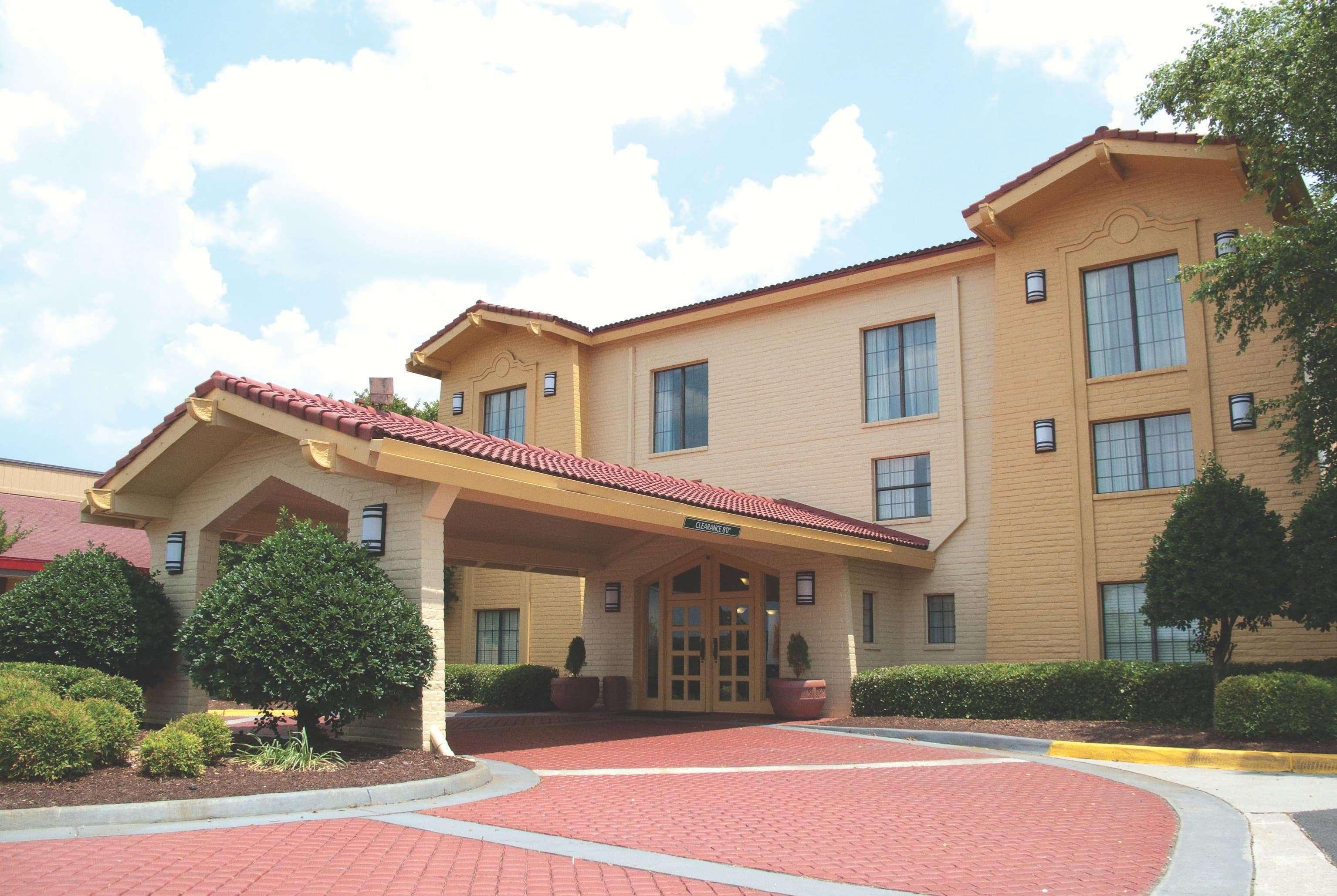 La Quinta Inn By Wyndham Norfolk Virginia Beach Exterior photo