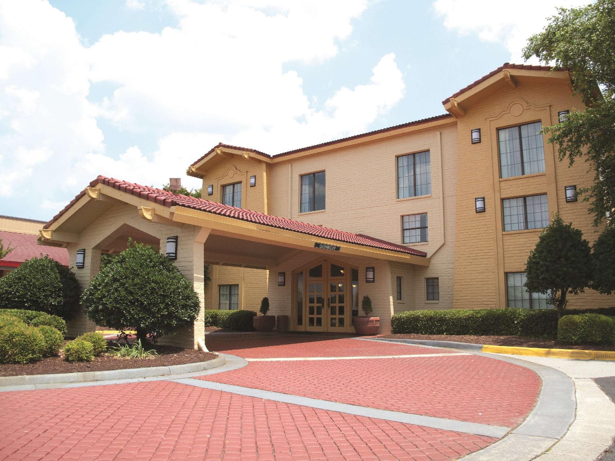 La Quinta Inn By Wyndham Norfolk Virginia Beach Exterior photo