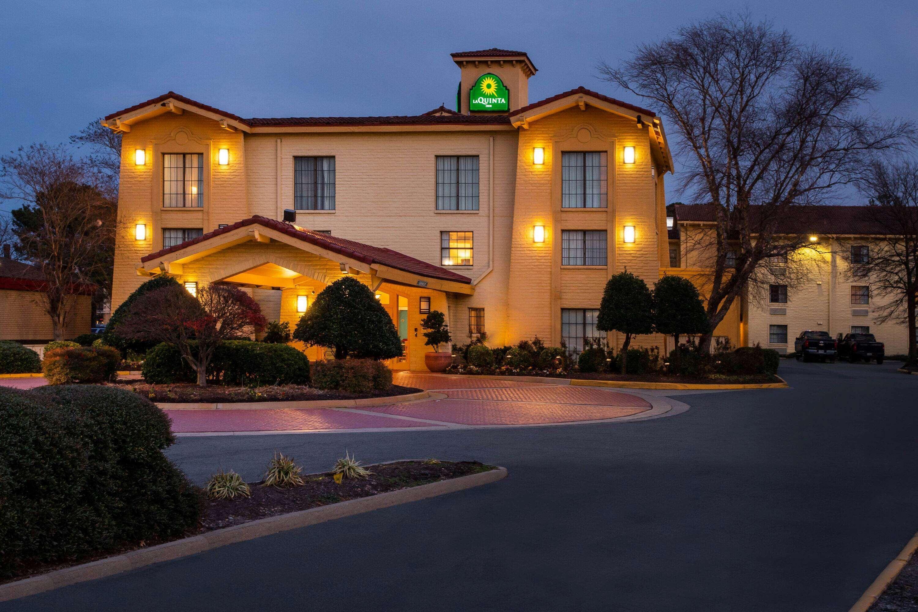 La Quinta Inn By Wyndham Norfolk Virginia Beach Exterior photo