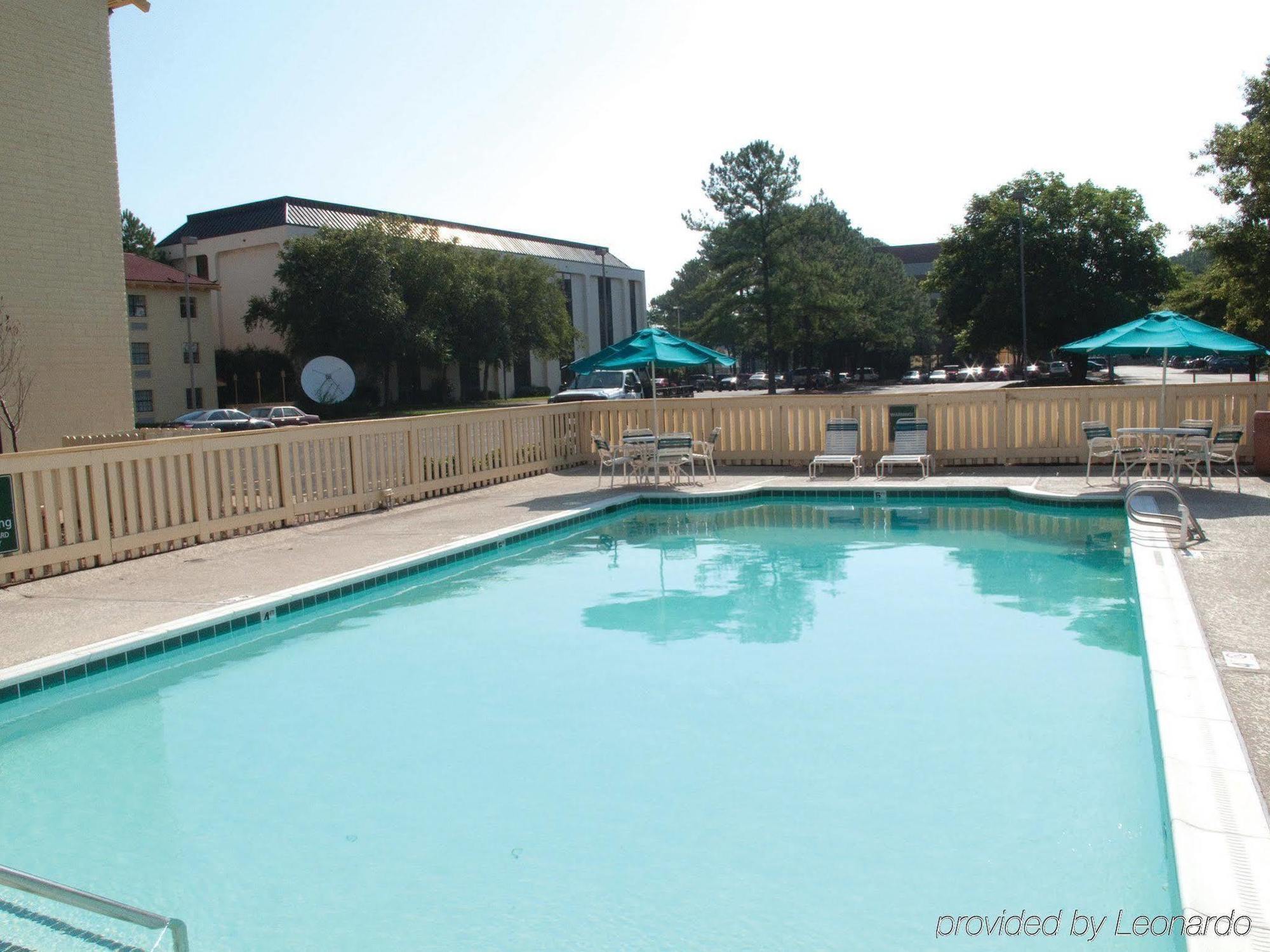 La Quinta Inn By Wyndham Norfolk Virginia Beach Exterior photo